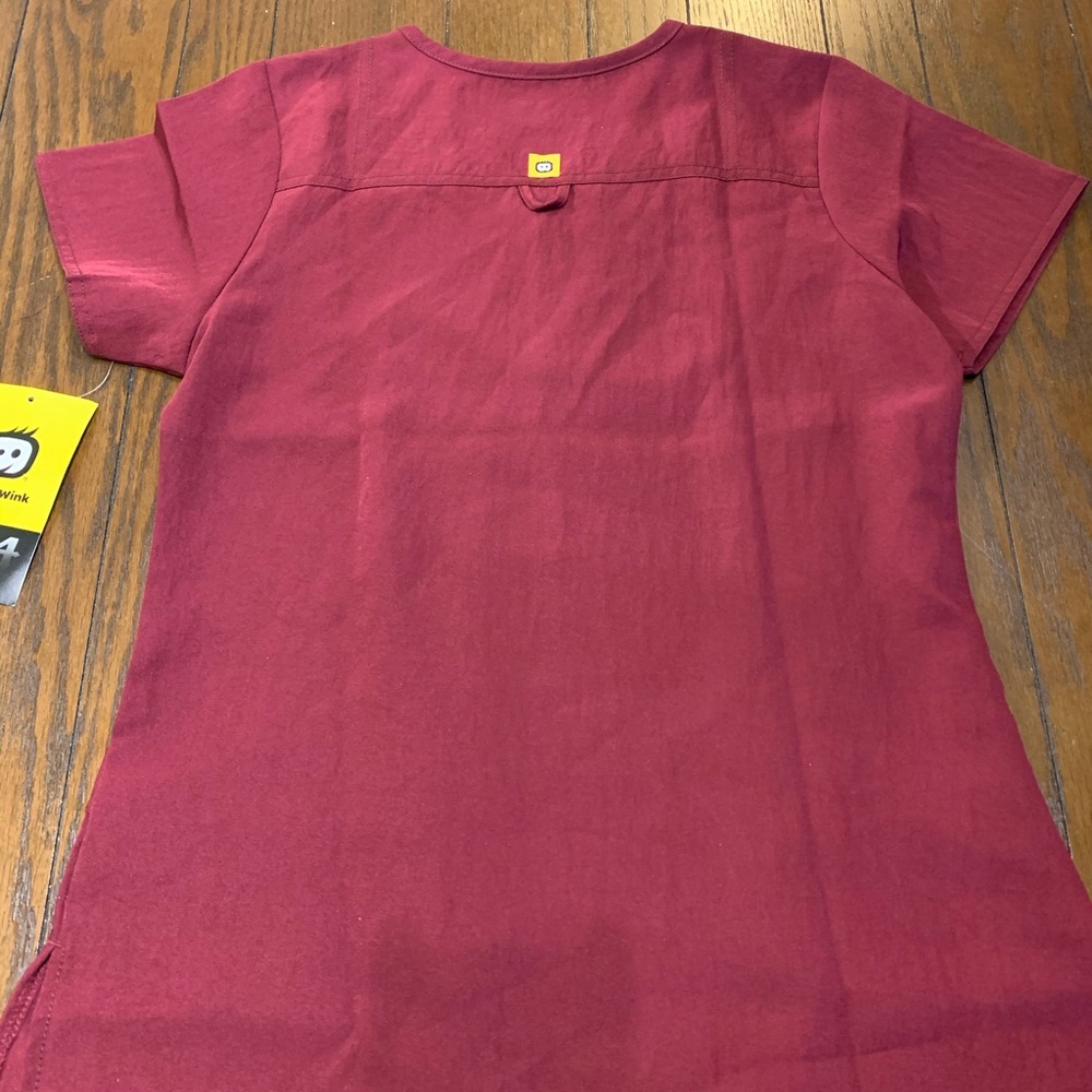 WonderWink Scrub Top Size Small. New with tags. - Picture 3 of 5